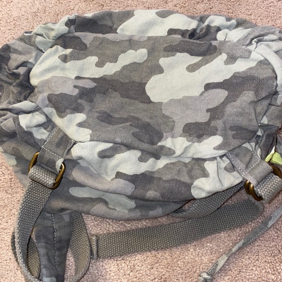 American eagle camouflage back pack, lime edges - Picture 6 of 6